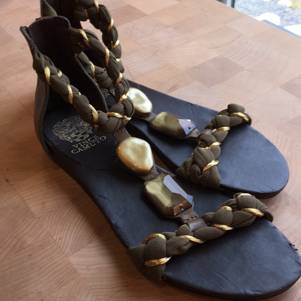 VInce Camuto Sz 8.5 sandals.